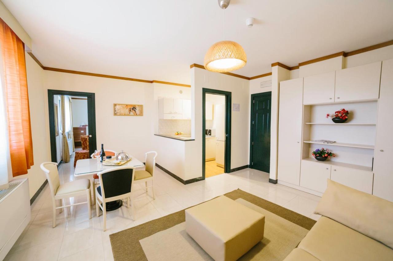 Hotel Residence Federiciano Valenzano Exterior photo