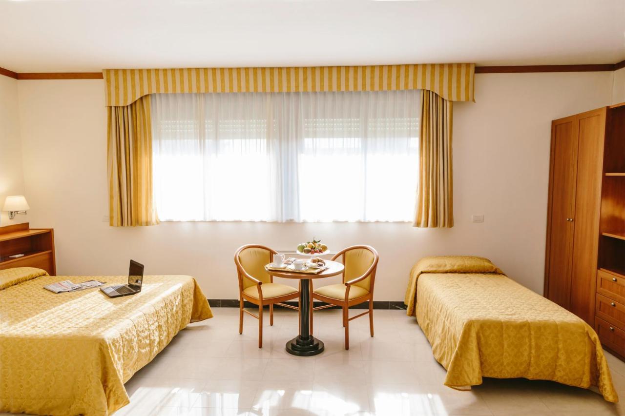 Hotel Residence Federiciano Valenzano Exterior photo