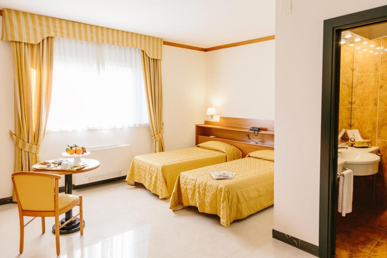 Hotel Residence Federiciano Valenzano Exterior photo