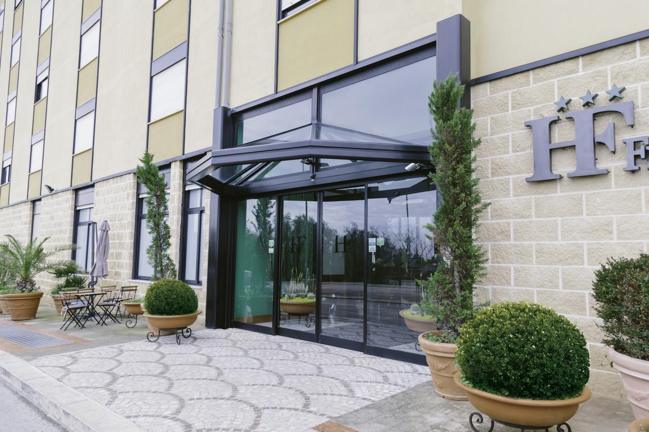 Hotel Residence Federiciano Valenzano Exterior photo